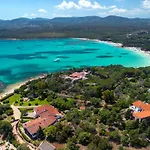 Baia Dorata Porto Istana