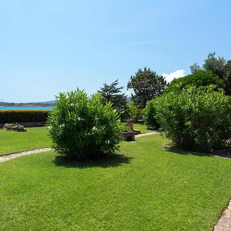 Baia Dorata Porto Istana